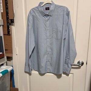UNTUCKit Light Blue Checkered Button Down Shirt